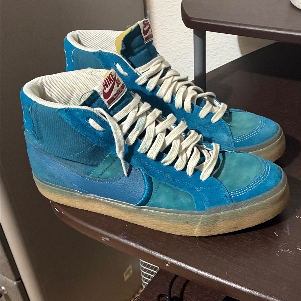 Nike SB Men's Teal and White High-Top Sneakers size 11.5